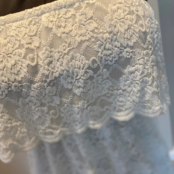 Strapless white lace dress with open back! - Picture 2 of 4